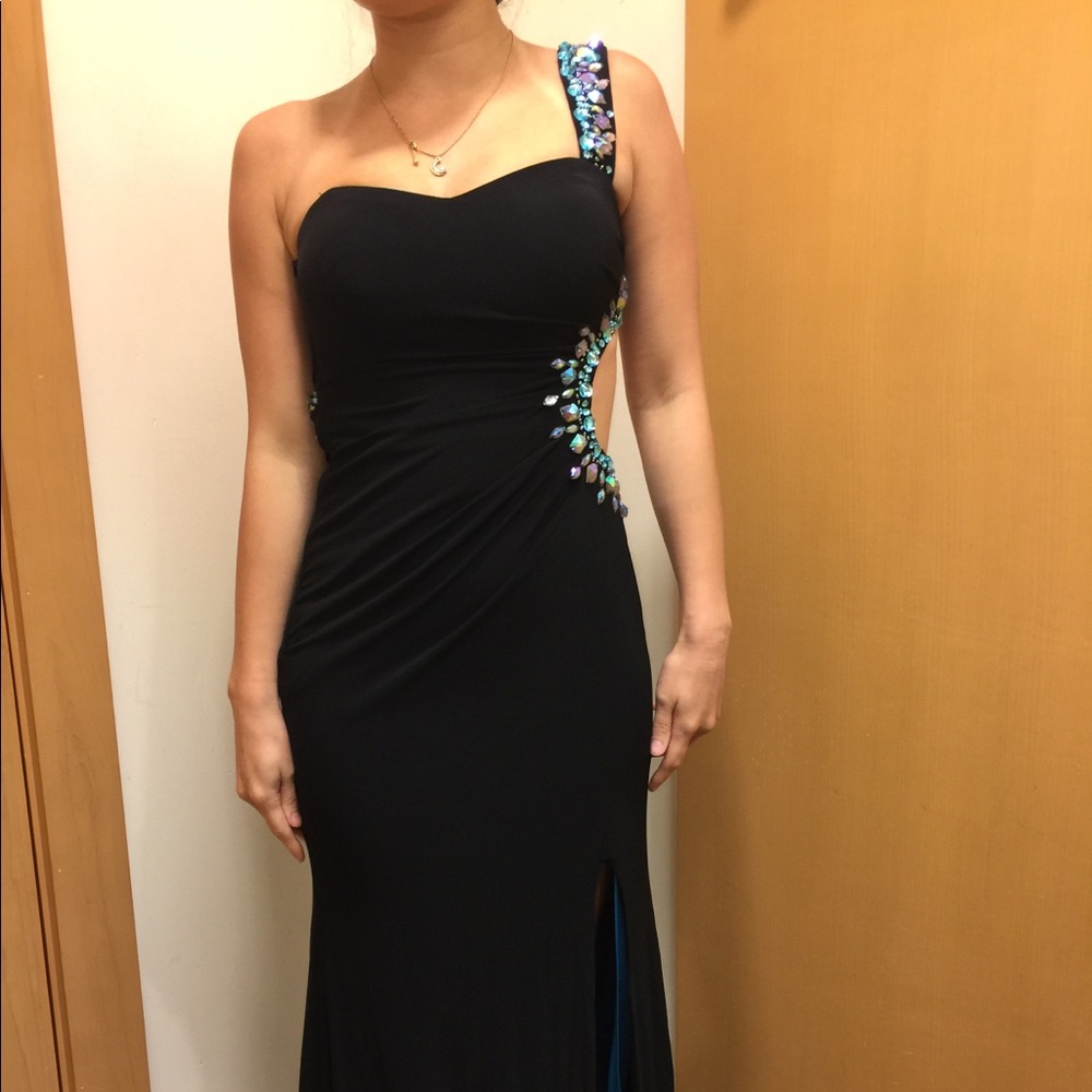 Prom Dress!! Black long 1 shoulder Betsy  Adam sz0